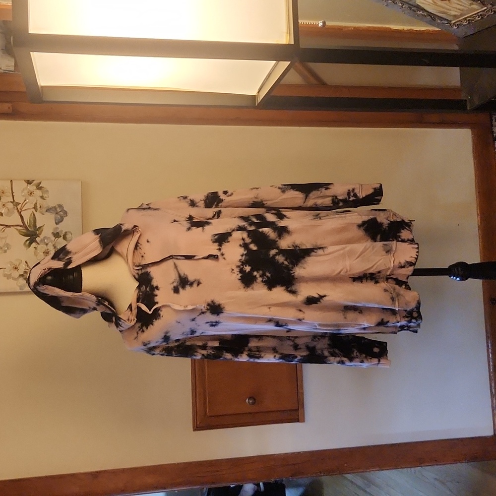 Torrid Pink and Black Tye Dye Side Zip Tunic Hoodie Size 2(18/20)